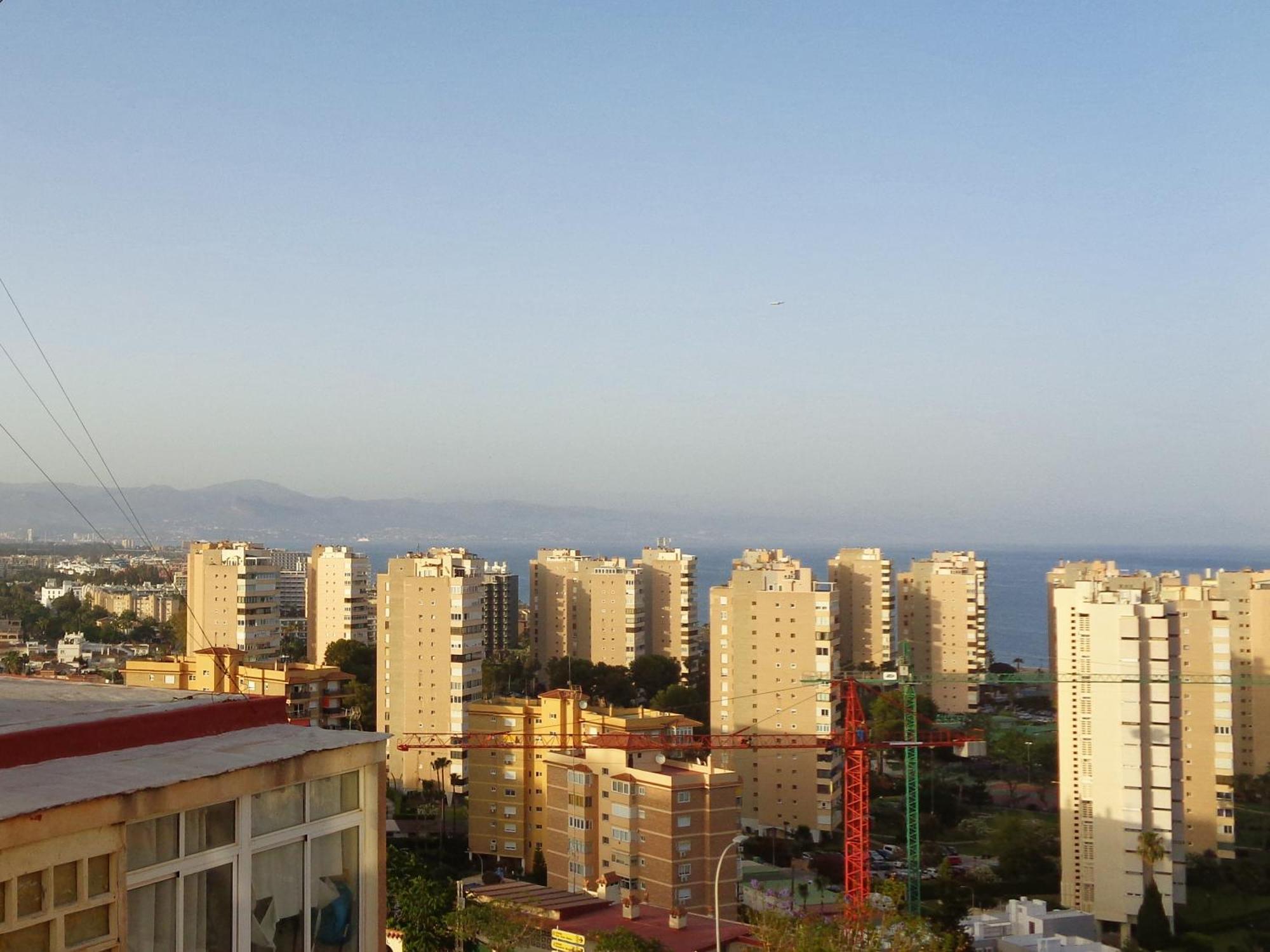 Light-Filled Apartment With Sea Views Torremolinos Extérieur photo